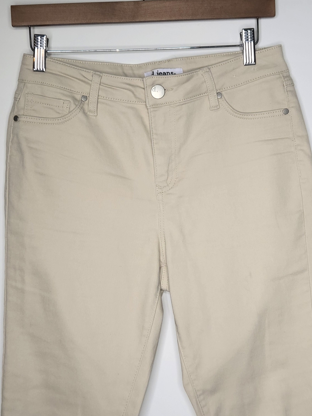 D. Jeans igh-Rise Beige Ankle Jeans - Classic Neutral Slim Fit Size 6. - Picture 3 of 11